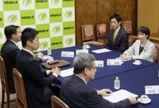 '일본총리 도전' 다카이치, 유신회 또 만난다…벼랑끝 요구 수용할까