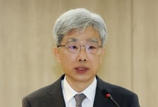 김상환 헌재소장 "선입견 없이 균형 잡힌 시선으로 결론 내겠다"