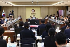 "내란정당 해산해야"vs"민주당이 내란" 與野 헌재서 '내란' 설전