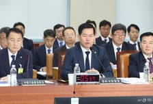 방사청장 "KDDX 문제, 부족 인정…中, 한화오션 제재는 '마스가' 영향"