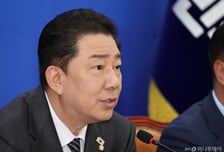 [속보]與김병기 "연말연초 서울 주택공급계획 발표할 것"
