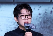 '횡령 의혹' 누명 벗었다…'흑백' 트리플스타, 1년여 침묵한 이유