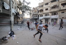 흔들리는 가자 휴전, 이스라엘군 공습 일시 재개…"최소 45명 사망"