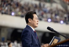 [속보]이재명 대통령 "내수에 만족했던 방산, 세계 먼저 찾는 수출산업으로 성장"