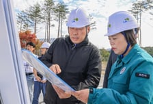 과천지식정보타운, 12월 준공 앞두고 현장 점검…시민 위한 녹지 확충