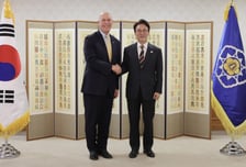 美 몬태나 주지사 만난 김민석 총리 "비자 제도 개선에 관심 가져달라"