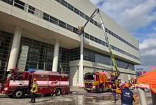 코엑스 지하서 전기차 불난다면?…로봇개, 헬기 동원한 진압훈련