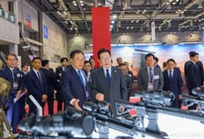 '밀덕의 성지' 찾아간 이재명 대통령 "국방에 대대적 예산" 약속…왜?