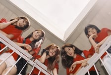 "이빨 사이 낀 SPAGHETTI" 르세라핌, '듣는 재미 UP'...신선&독특 가사