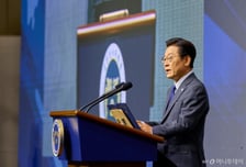 [속보]이재명 대통령 "밤낮 휴일 없이 국민 일상 지키는 경찰 여러분, 국민 대신 감사"