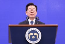 與문진석 "이재명 대통령 사법리스크 해소용 재판소원제? 말도 안 돼"