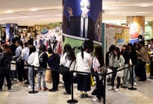 [르포] "망가와 달라"…웹툰에 반해 비행기표 끊고 굿즈 폭풍쇼핑