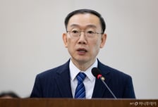 "블랙코미디" "백해룡 망상"…野, 관세청 국감서 '마약 외압' 추궁