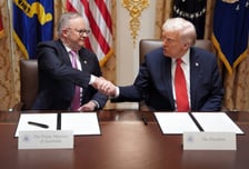 시진핑 보란 듯? 트럼프 "1년 후엔 희토류 넘쳐" 호주와 광물협정