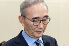 "SKT만큼은 보상해야" 지적에 김영섭 KT대표 "최대한 전향적 검토"