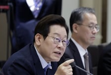 이재명 대통령, '보이스피싱 차단 앱' 의무화 주문…"본인이 싫어하면 제거"