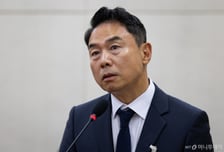 국감 출석 정지영 현대百 대표 "농약 우롱차 사태 죄송, 재발 않도록 최선"