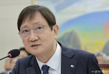 이찬진 "연임시 내부통제 더 강화"…다주택자 지적엔 "조속히 처리"