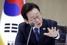 "부동산 정책수단 집중, 투기수요 억제... 코스피 최고치, 당연히 있어야 할 자리"