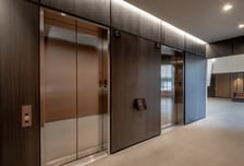 강남 빌딩 엘리베이터에 15명 갇혀…2시간 만에 구조