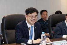 "집값 떨어지면 사라"더니 34억 아파트 갭투…국토부 차관의 해명