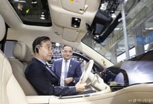 차관 '갭투자' 논란 속에도 침묵…10·15 대책, 국토부 장관이 안 보인다