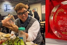 '하반신 마비' 강원래, 교육학 박사 됐다…"즐겁게 활동할 것" 소감