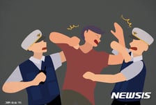 달리는 차에서 택시기사 스마트폰으로 퍽…경찰까지 때린 40대