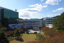 영산대 시니어모델학과, '항노화 박람회'서 특별 패션쇼 개최