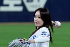 [포토] 엄지원 '엄지척 승리요정'