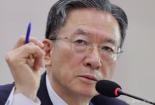 법무부, '강제추행 혐의' 부장검사 직무정지…대검은 감찰 진행