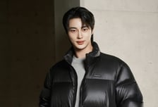 스타일과 기능성 갖췄다..가벼운데 따뜻한 변우석 숏패딩