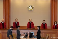 헌재 "인구편차 벗어난 선거구 획정 평등권 침해 …헌법불합치"