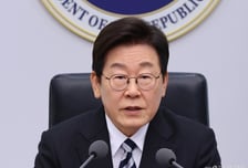 이재명 대통령 "우리 손으로 방산 미래 지켜야"···'TOP' 전략 추진