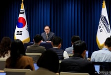 [속보]대통령실 "한미일 3자 회동 준비하지 않아…한중일도 구체화 없어"