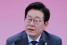 이재명 대통령, 코스피 3900 돌파 "대한민국 경제에 대한 신호"