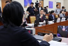 "퇴장" "찌질한 놈"…혼돈의 이재명정부 첫 국감, 與 내부서도 자성론