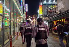 "핼러윈이다!" 이태원 다시 북적이자 바빠진 경찰들…시민 반응은?