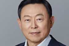 신동빈 회장, APEC CEO 서밋 참석…롯데그룹, 전사적 지원 나선다