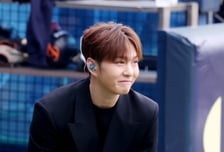 [포토] 이창섭 '감미로운 애국가로 코시 스타트'