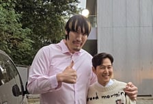 '218㎝' 최홍만 옆 '180㎝' 이정재…이렇게 작았나?