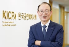 신외감법 주도했던 회계전문가…'회계기본법' 제정까지 힘 싣는다