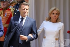 '성전환 루머' 마크롱 여사, 세금사이트 '남성' 표기에 충격…"조작됐다"