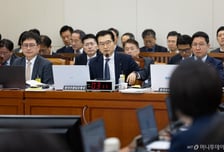 수은 캄보디아 지원 놓고…與 "EDCF, 尹 쌈짓돈" vs 野 " 가짜뉴스"