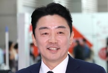 강훈식 비서실장 "한국시리즈 암표 거래 차단하라"