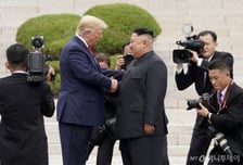 김정은, 트럼프의 러브레터에도 무응답…"내년 평양 초청할수도"