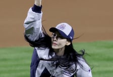 [포토] 김소연 '타점 높은 시구'