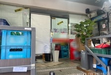 분주한 경찰·입구엔 핏자국… 칼부림 사건에 불안한 주민들