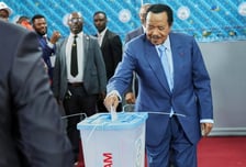 '세계 최고령' 92세 카메룬 대통령, 8선 성공…임기 마치면 99세