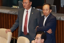 다시 떠오르는 국민의힘 사법리스크…'정당해산 위협' 돌파구는?